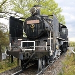 播磨中央公園に展示されている蒸気機関車。各所に傷みが目立つ＝加東市下滝野