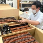 トンガに贈られるそろばん＝小野市王子町