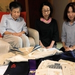 ７６年間大切に保管されてきた田中俊治さんの遺品＝加東市下滝野