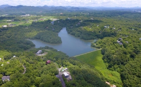 改修予定の安政池＝加東市松沢（東条川二期農業水利事業所提供）