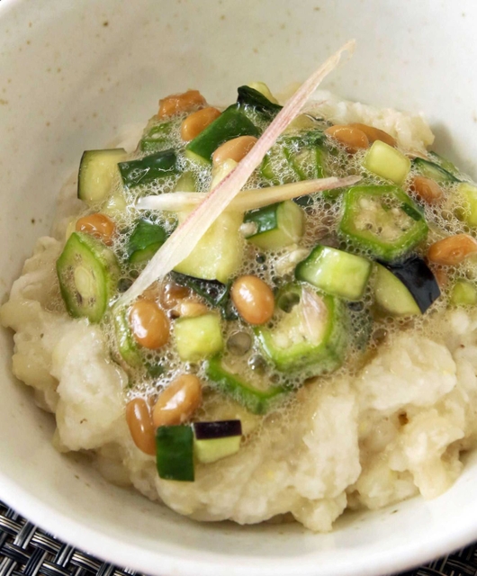 グランプリに選ばれた「ふわふわとろとろもち麦ご飯」＝加東市社