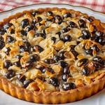 大野水希さんが手掛け、全国高校生料理コンクールで優秀賞に輝いた「もち麦・黒豆フロランタルト」（社高校提供）