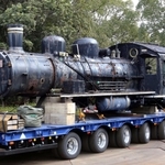 トレーラーで搬出されるＳＬ＝播磨中央公園