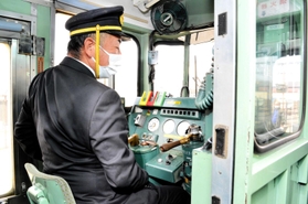 キハ４０形の運転席