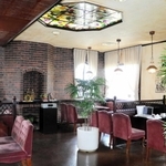 レトロな店内。穏やかな時間が流れる＝小野市市場町