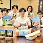 地元産食材を使った玄米コーヒーと食パンの朝食メニューを募集する北条高校自然科学部員ら＝加西市役所