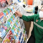 電子マネーを使った特殊詐欺の被害防止に尽力するセブン－イレブン西脇和田店の藤田和昌オーナー＝西脇市和田町