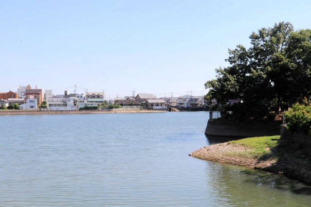 現在の小野翠光園付近。今は静かな風景が広がる