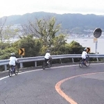 曲がりくねった坂道も乗り越えた（岡田貴幸さん提供）