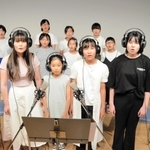 「加西サイサイ囃子」のレコーディングを行った歌い手たち＝加西市民会館