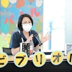 ビブリオバトルで早見さんの「イノセント・デイズ」を推薦する参加者＝西脇市図書館