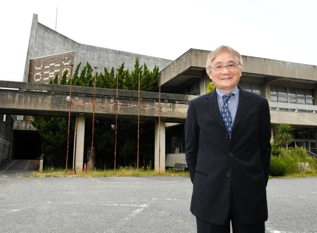西脇市民会館を設計した根津耕一郎さん＝西脇市郷瀬町
