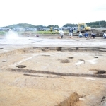 弥生時代後期の竪穴建物が確認された発掘現場＝加西市中富町