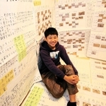 アリを２４日間観察し、大量の写真記録をまとめた志賀葵生君＝加東市