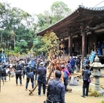 朝光寺で行われた映画「レジェンド＆バタフライ」のロケ風景＝加東市畑（加東市提供）