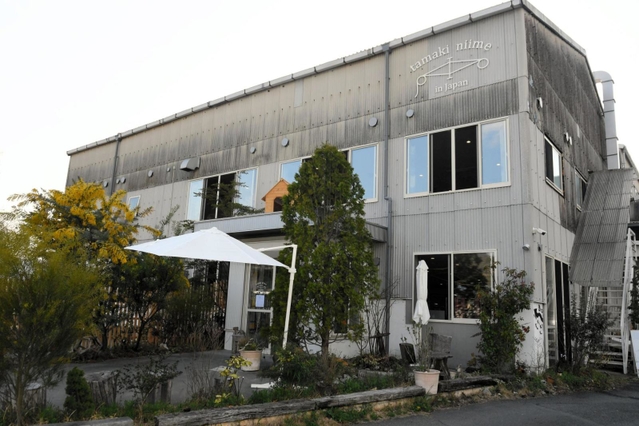 敷地内で動物を飼育している「タマキニイメ」＝西脇市比延町