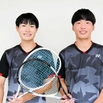 インターハイ出場を決めた村上さん（左）と時本さん＝西脇高校