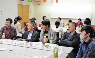 加西市在住外国人らが語り合ったタウンミーティング＝アスティアかさい
