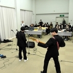 出演者同士で演奏を披露する高校生バンド＝多可町中区中村町