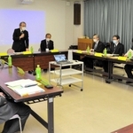 市立加西病院の建て替えに向けて設置された委員会の初会合＝加西病院