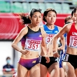 ９年連続で「井上増吉賞」に輝いた田中希実選手（左）＝２０２２年６月、ヤンマースタジアム長居