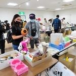 昨年度の外国人向けフリーマーケット（加東市国際交流協会提供）