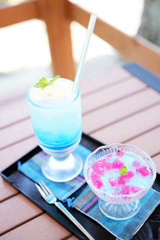 併設のカフェで提供される限定メニュー＝西脇市坂本