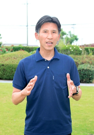 加東市をテーマにした本を計画する高橋武男さん＝加東市社