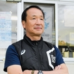 陸上部の指導者として、28年間のキャリアを終えた足立前監督＝西脇市野村町