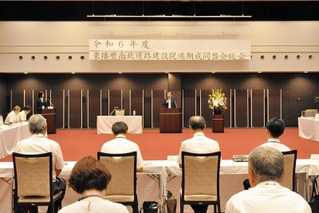 東播磨道の早期完成を目指す「期成同盟会」の総会＝小野市うるおい交流館エクラ