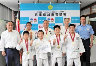 社柔道少年団が優勝 加東署代表、5連勝で決勝制す 兵庫県警察少年柔道