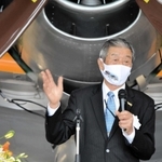 ｓｏｒａかさいの開業式典で研究の歩みを語る上谷昭夫さん＝加西市鶉野町、２０２２年４月１３日