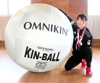 キンボールワールドカップの準優勝に貢献した岡亜寿美さん＝加東市東古瀬