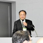 「認知症センターを役立てよう」と呼びかける濱口浩敏部長＝小野市うるおい交流館エクラ