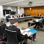 部活動の地域展開に関する基本方針案が示された検討会議＝西脇市役所