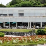 ５月末に閉店するレストラン「レストハウス　フルーリ」＝県立フラワーセンター