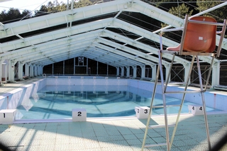 夏季の利用が中止される予定のガルテン八千代海洋センタープール＝多可町八千代区中野間