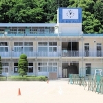 跡地が都市公園になる予定の中町中学校＝多可町中区奥中
