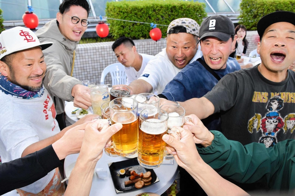 開放的にかんぱーい! 「アスティアかさい」屋上、ビアガーデンオープン