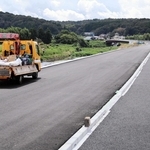 完成に向けて工事が進む松沢バイパス＝加東市内