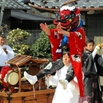 昨年１月に披露された「魁曲（らんぎょく）」。佐保神社の秋祭りでも奉納される＝広島県尾道市（木村利太夫さん提供）