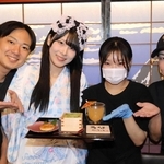 コラボ企画をする（左から）萌えカフェの植木陸仁さん、松下実花さん、うなかふぇの松本彩愛さん、鰻の神楽の廣尾理絵さん＝いずれも加東市東古瀬