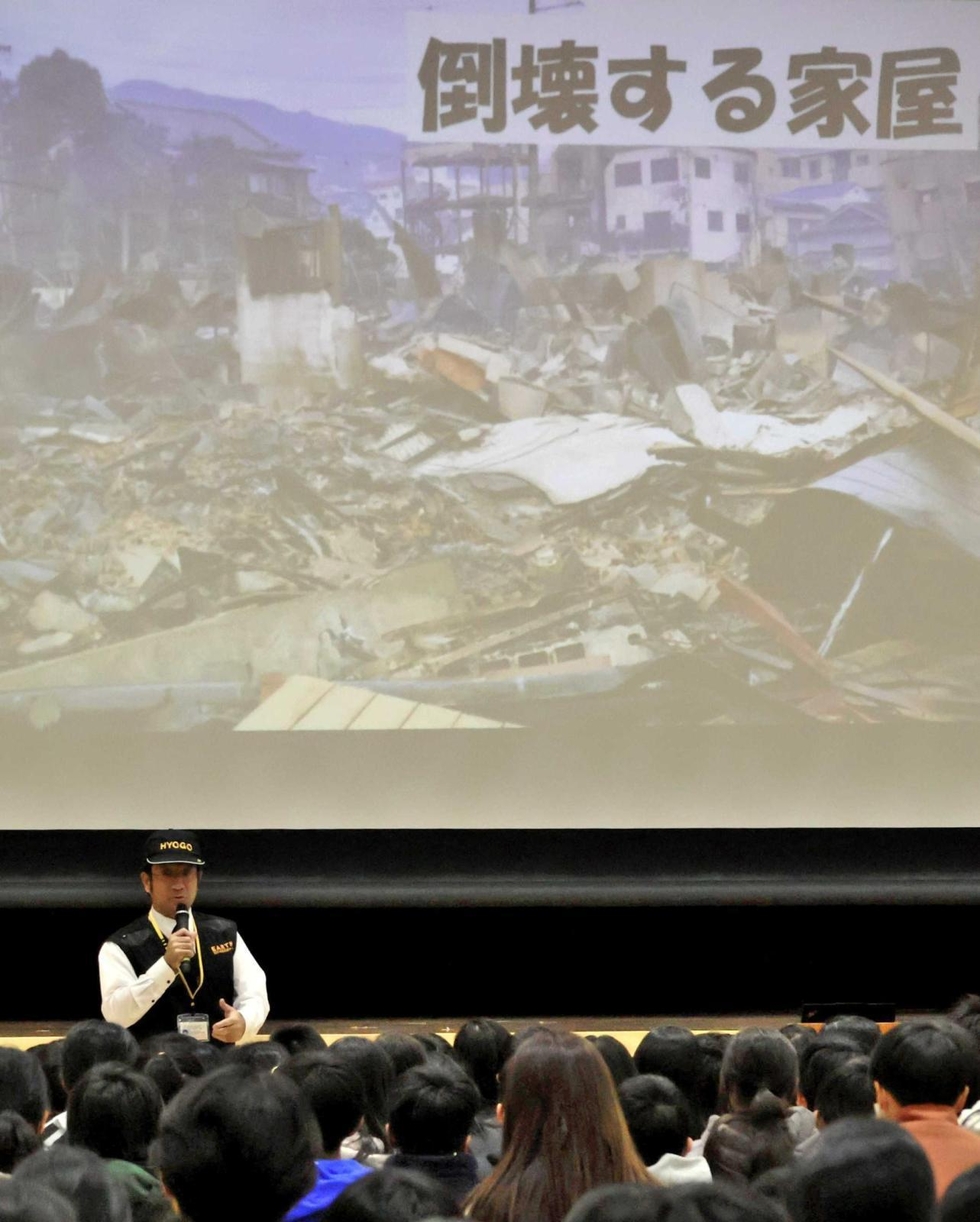 減災へ日頃から備えを 「EARTH」メンバーが生徒らに訴え「命守るため