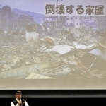 震災の教訓や減災に向けた備えを児童らに伝える玉田哲義教諭＝社学園小学校・中学校