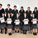 北条高校生ら向けに韓国旅行を商品化した同校の生徒たち＝北条高校