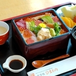 小野向日葵ホテルの「ひな祭り膳」（小野市提供）