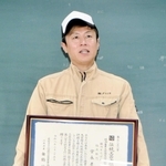 播州そろばん最年少の伝統工芸士になった宮永孝信さん＝小野市伝統産業会館