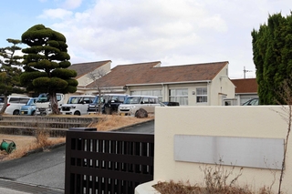 北はりま特別支援学校の分校として活用される旧三草小学校。昨年３月に閉校した＝加東市上三草
