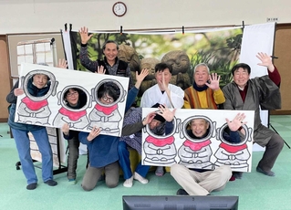 練習に集まった本山一座のメンバー＝多可町八千代区大和（提供）