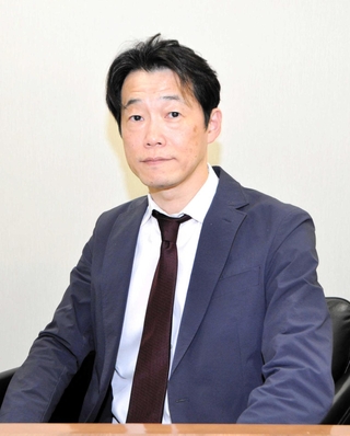 ＭＩＣＳ手術を積み重ねた山田章貴さん＝北播磨総合医療センター